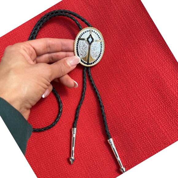 Antique Montana Silversmiths Engraved Oval Bolo Tie Perfect Condition - Picture 5 of 10